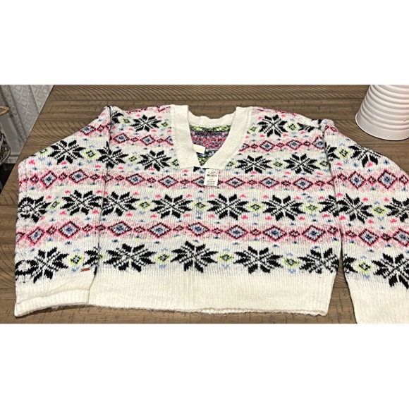 VS PINK Reversible Snowflake Fair Isle V-Neck Sweater NWT - Picture 5 of 5